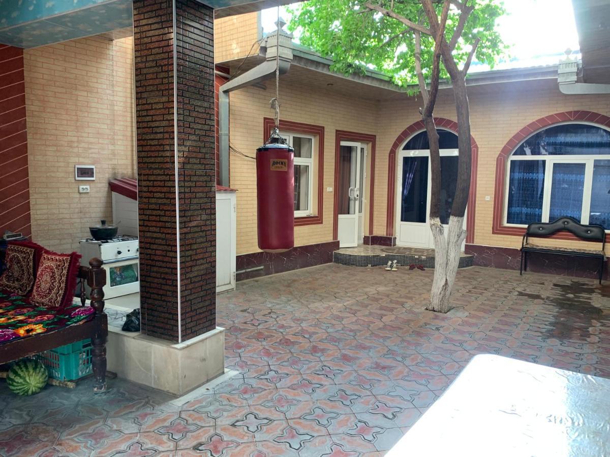 Muharram Homestay In The Neighborhood Of The Registan Square, 家族 ゲストハウス 撒马尔罕 外观 照片