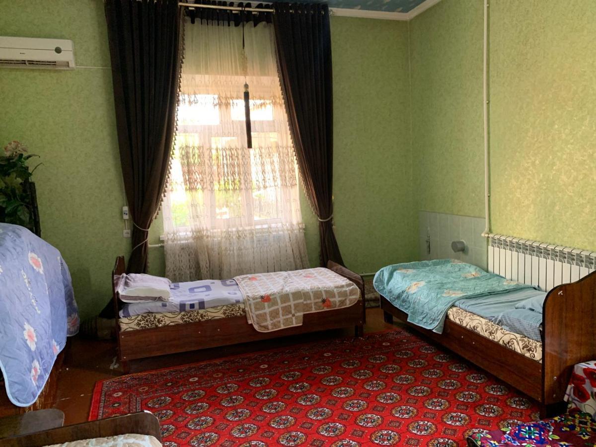 Muharram Homestay In The Neighborhood Of The Registan Square, 家族 ゲストハウス 撒马尔罕 外观 照片