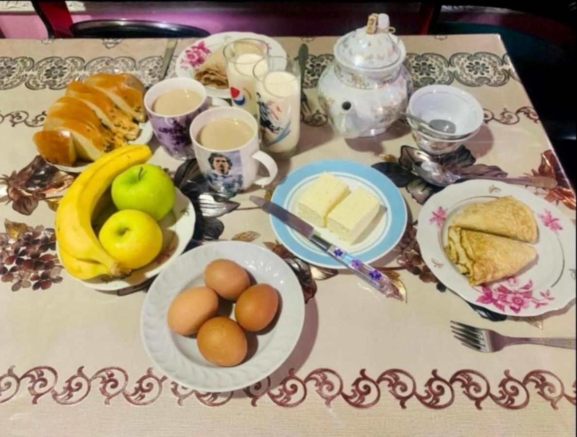 Muharram Homestay In The Neighborhood Of The Registan Square, 家族 ゲストハウス 撒马尔罕 外观 照片