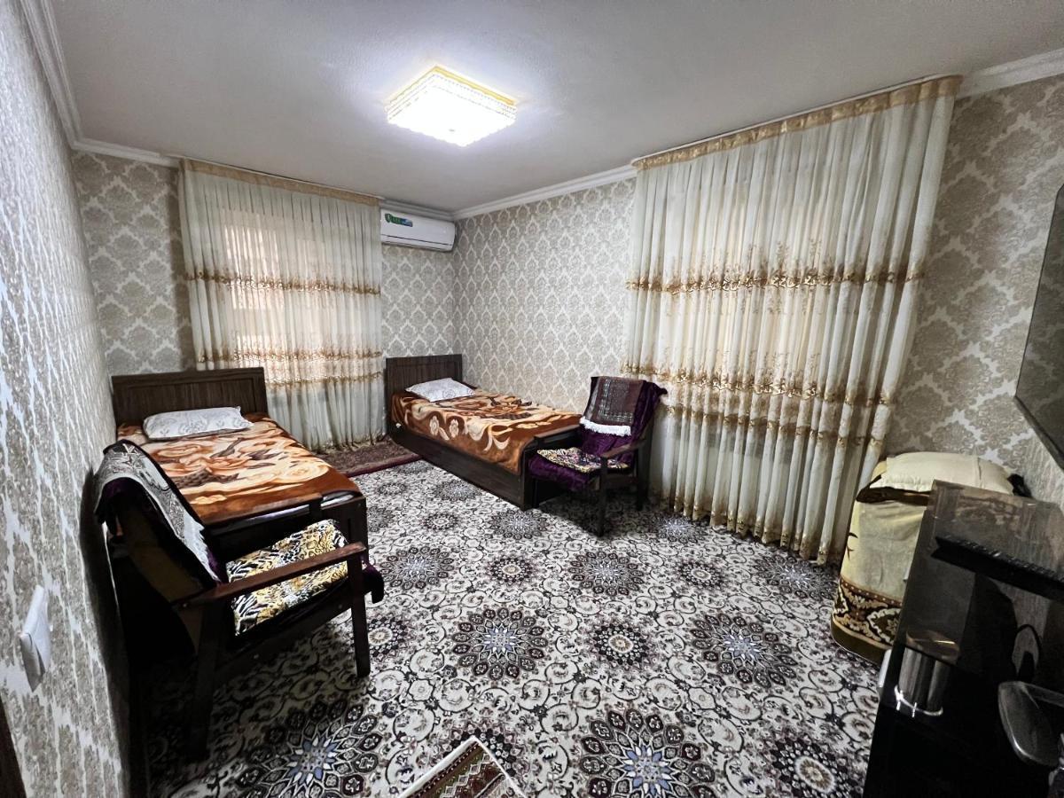 Muharram Homestay In The Neighborhood Of The Registan Square, 家族 ゲストハウス 撒马尔罕 外观 照片