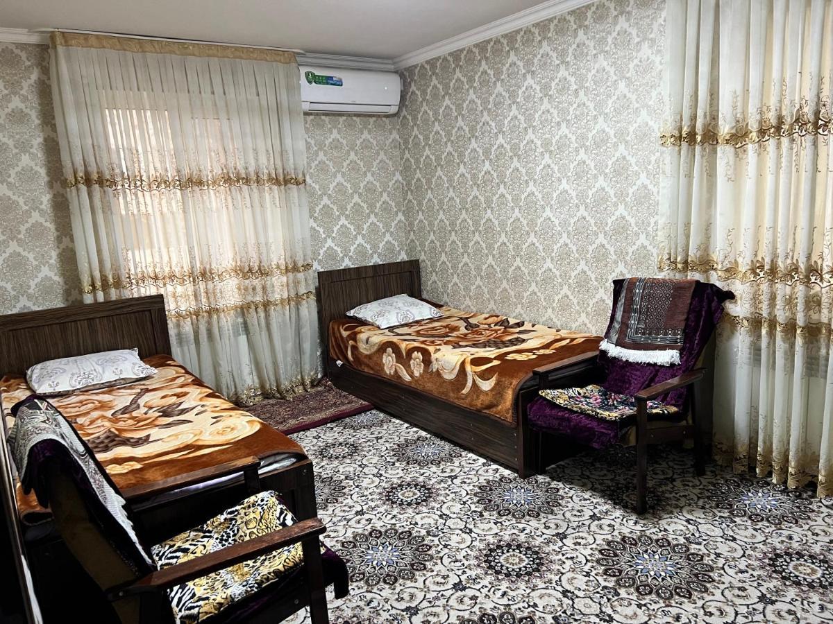 Muharram Homestay In The Neighborhood Of The Registan Square, 家族 ゲストハウス 撒马尔罕 外观 照片
